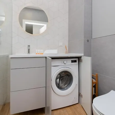 Bright & Trendy With Balcony By Renters Apartment Gdansk